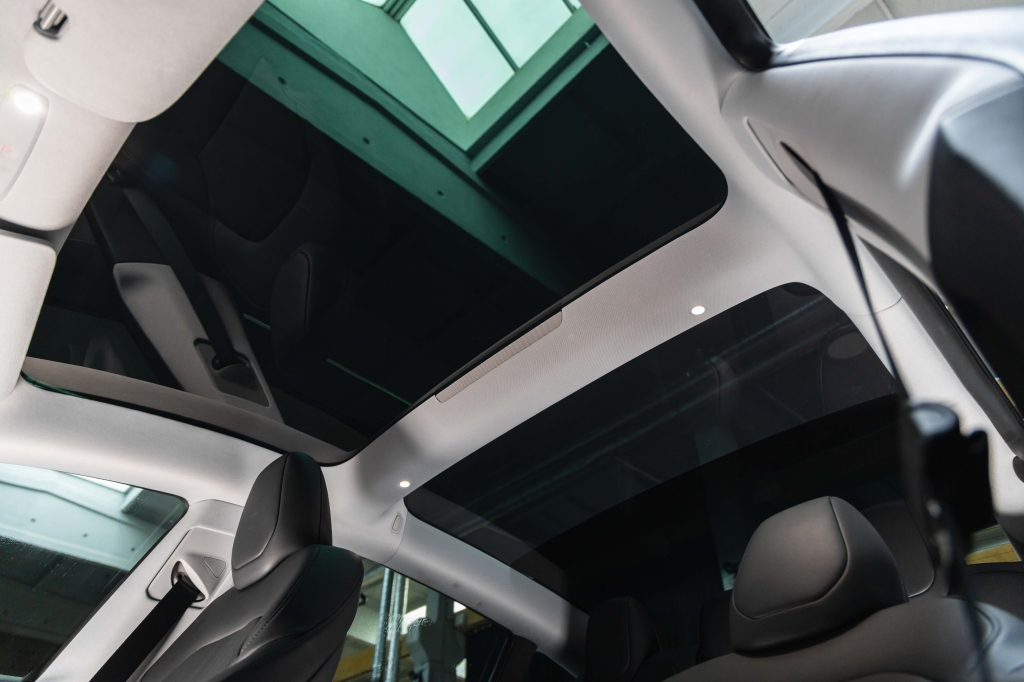 Tesla Model 3 2024 фото 29