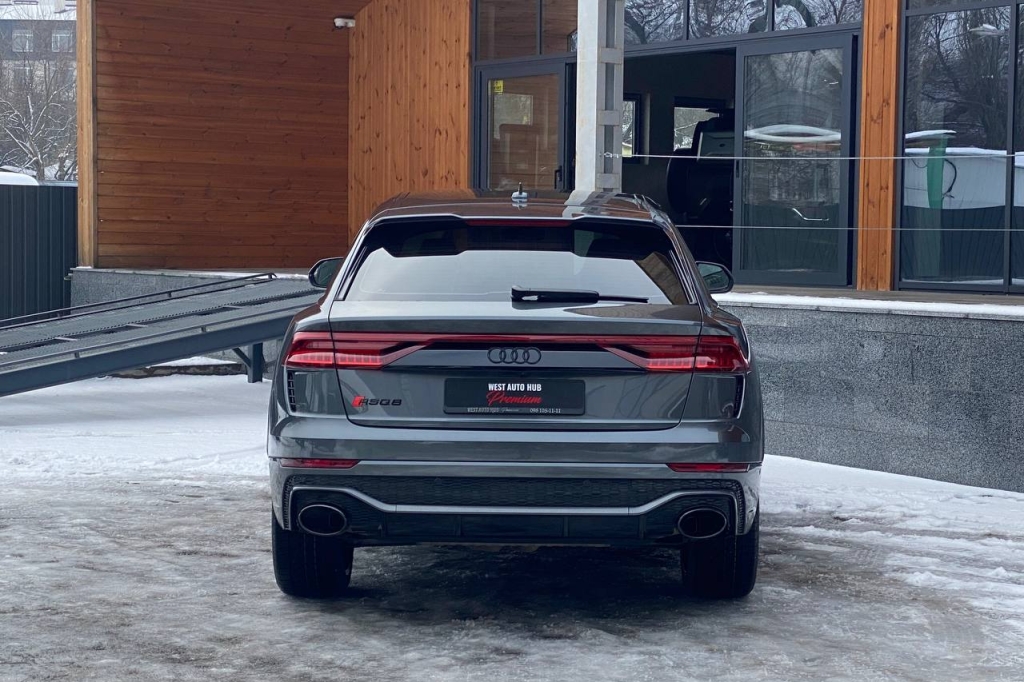 Audi RS Q8 2022 фото 4