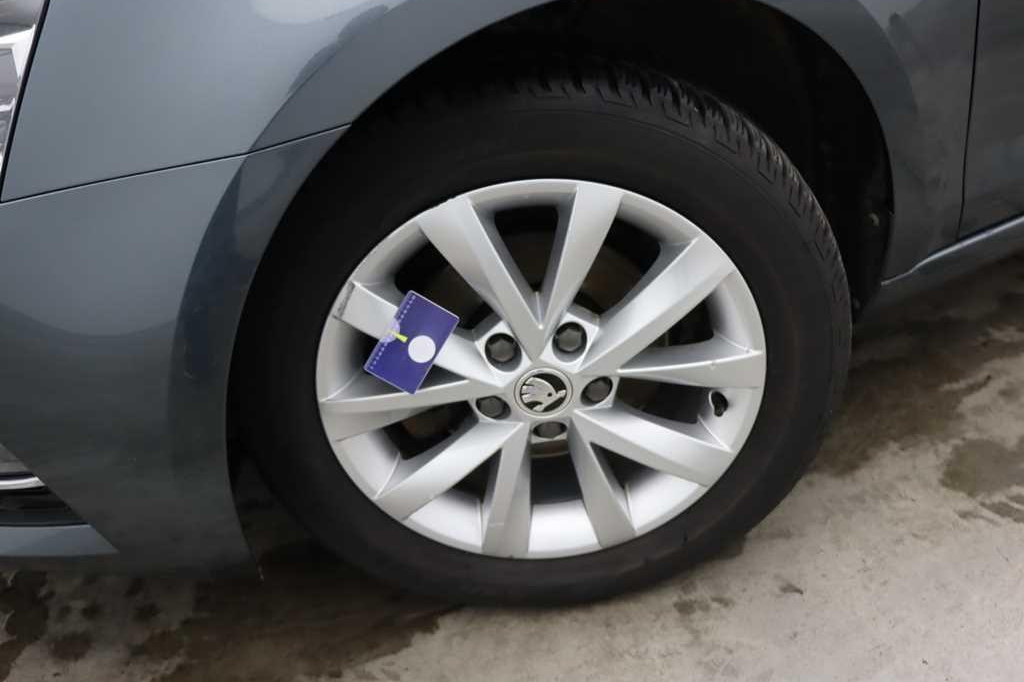 Skoda Octavia Combi 2018 photo 15