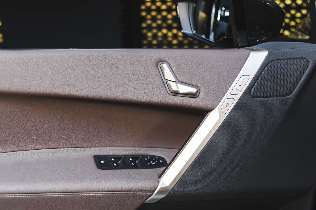 BMW iX xDrive40 2022 фото 14