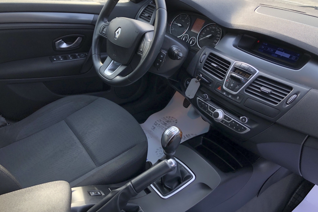 Renault Laguna фото 10