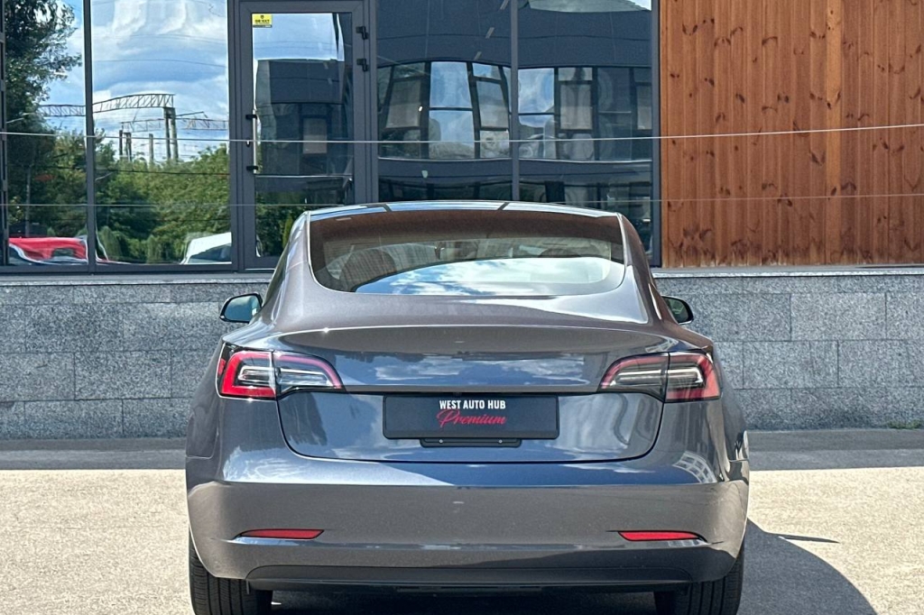 Tesla Model 3 2023 photo 5