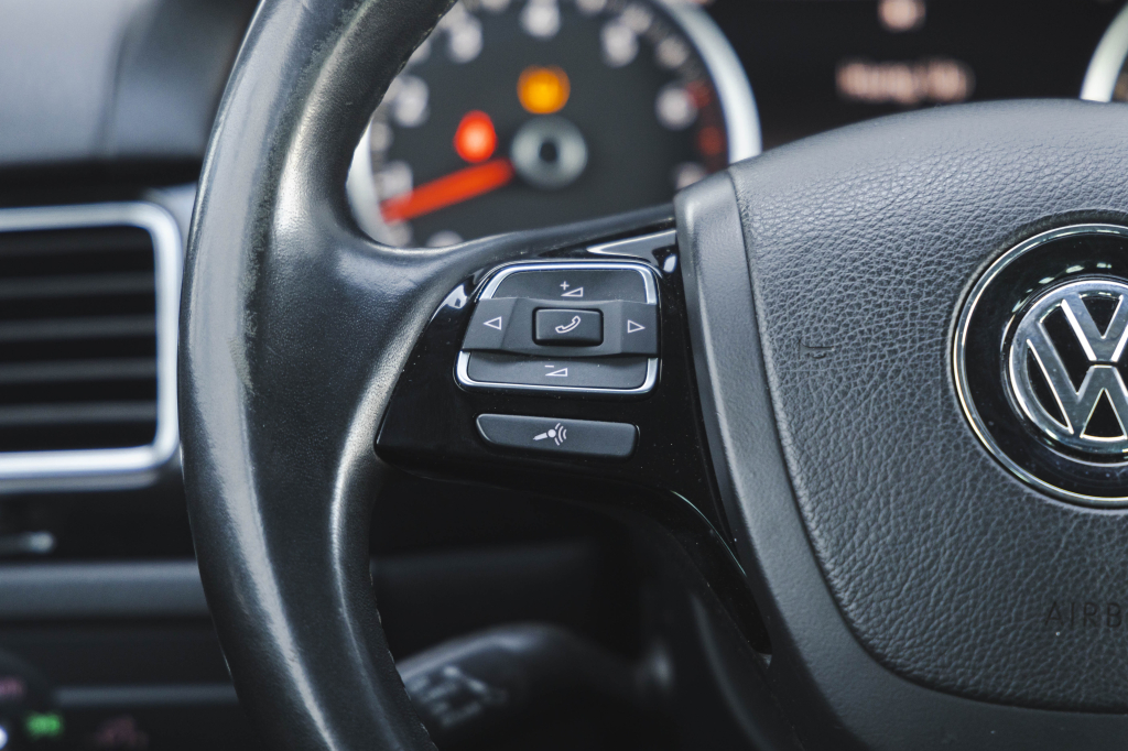 Volkswagen Touareg 2011 фото 17