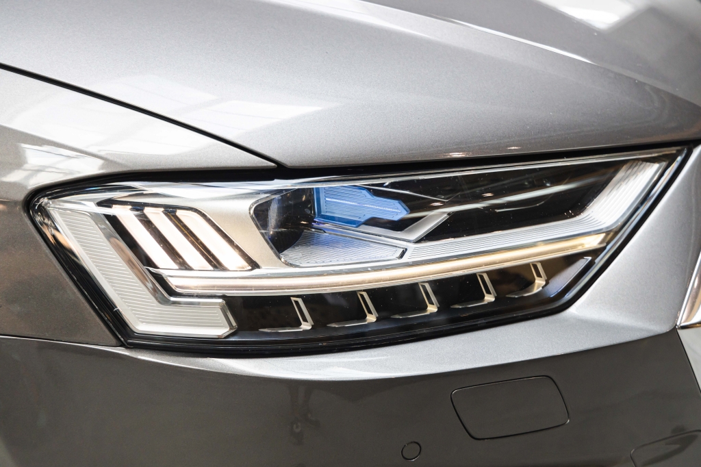 Audi A8 L 2018 фото 6