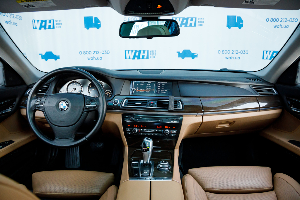 BMW 740 Li 2011 photo 6