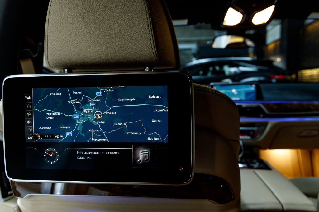 BMW 740 2016 фото 43