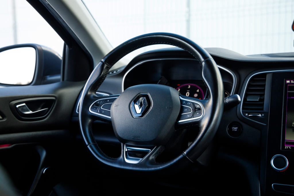 Renault Megane IV BOSE 2016 фото 24