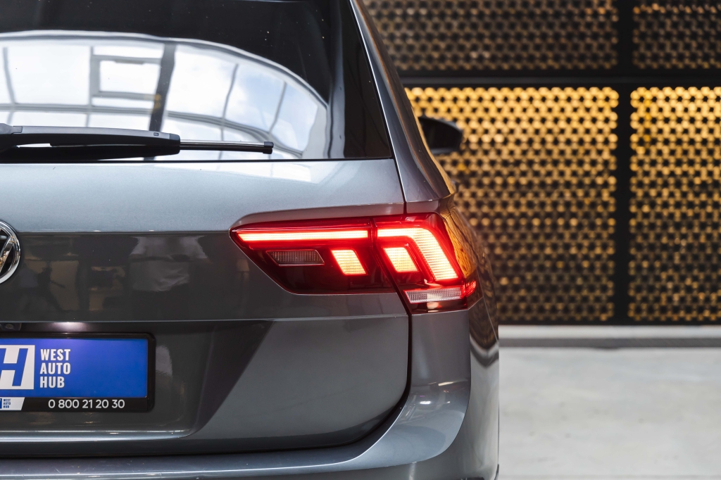 Volkswagen Tiguan S 2019 photo 8