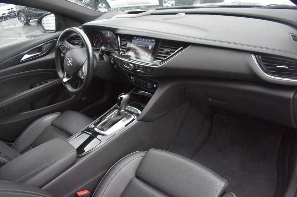 Opel Insignia Sports Tourer 2018 photo 2