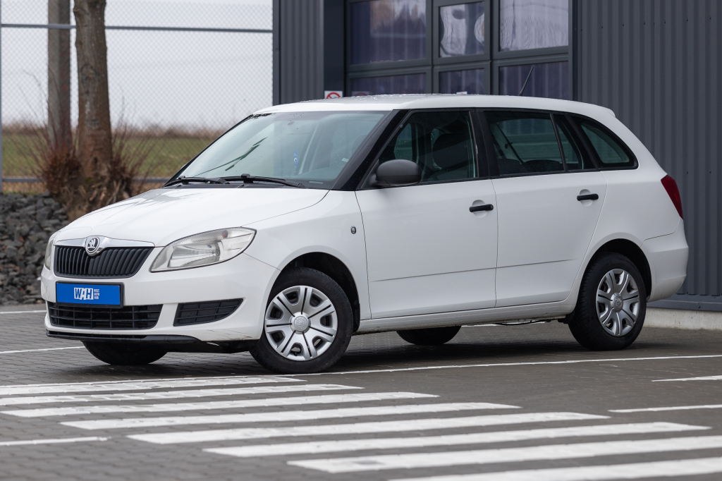 Skoda Fabia 2014 фото 2