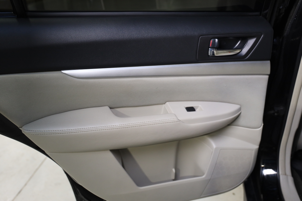 Subaru Outback 2012 photo 29