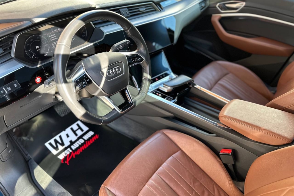 Audi e-tron 55 Quattro 2019 фото 10
