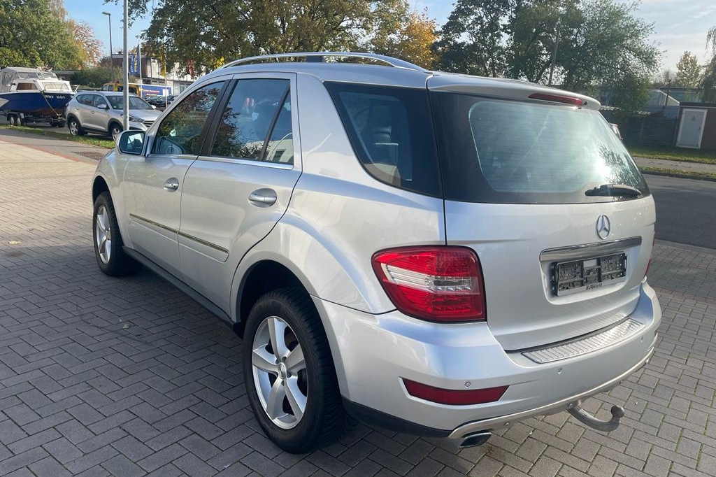Mercedes-Benz ML 320 2009 photo 4