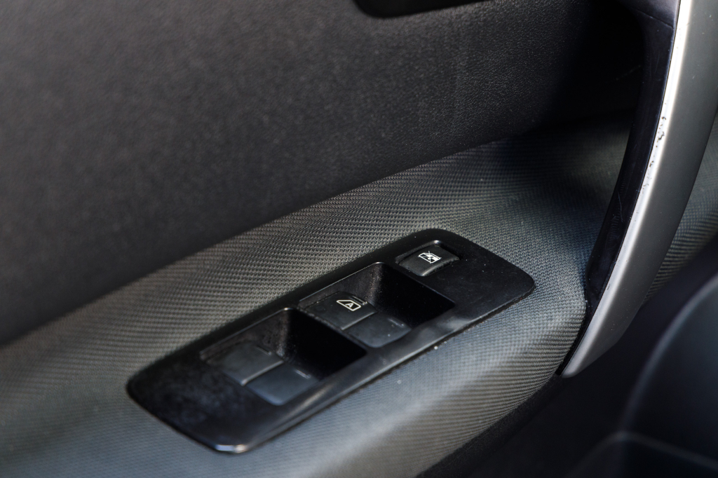 Nissan Qashqai+2 AWD 2010 photo 24