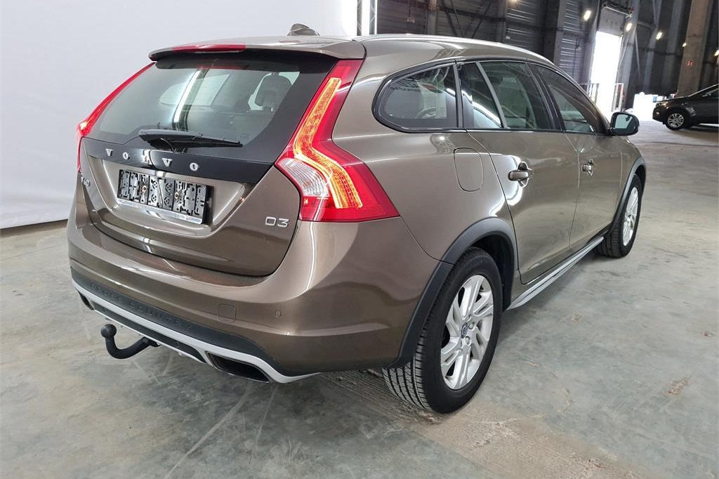 Volvo V60 Cross Country 2016 фото 1