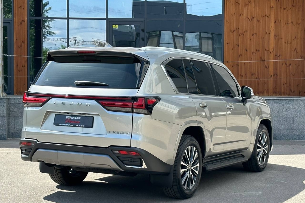 Lexus LX 500d 2022 photo 5