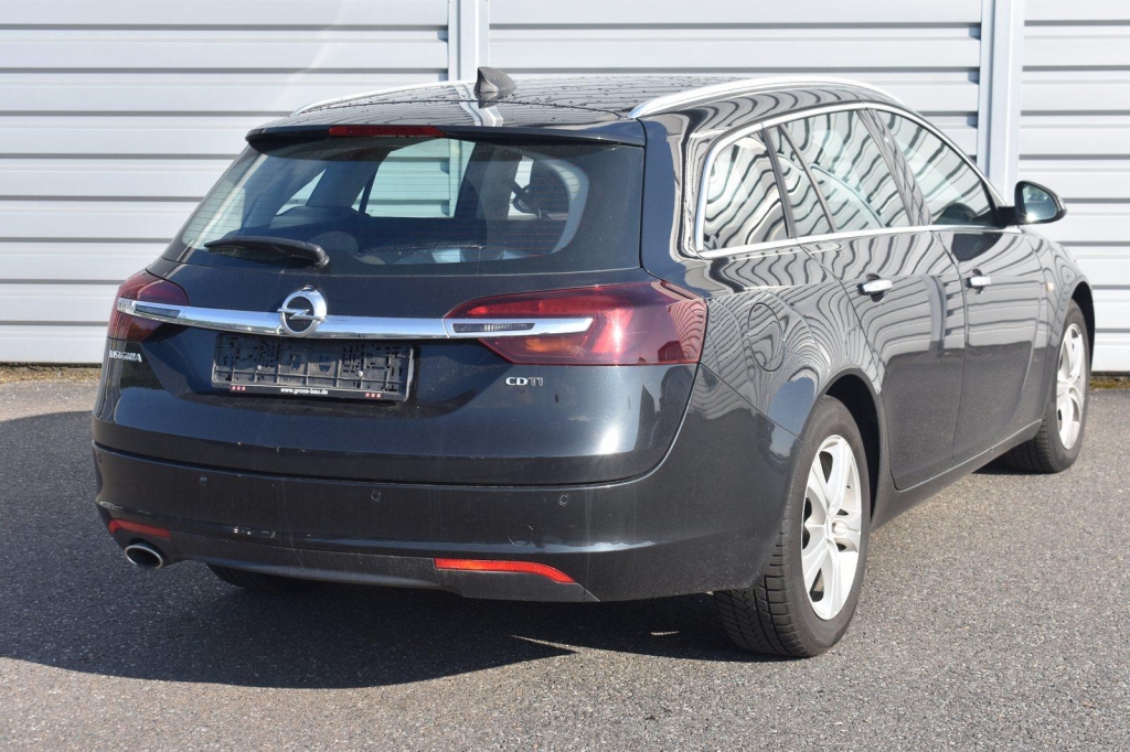 Opel Insignia Sports Tourer 2016 фото 6