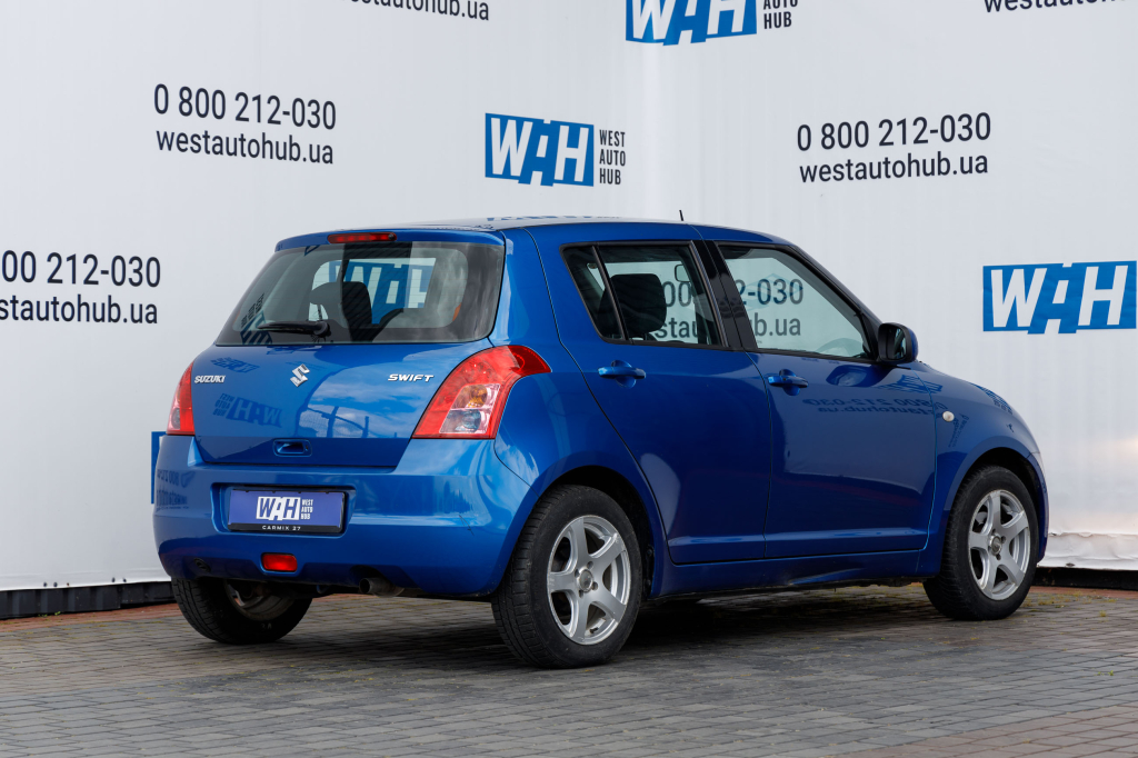 Suzuki Swift 2010 photo 3