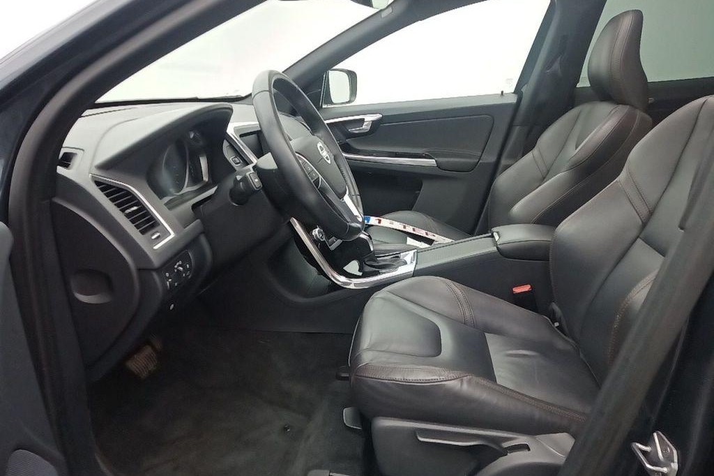 Volvo XC60 2017 photo 8