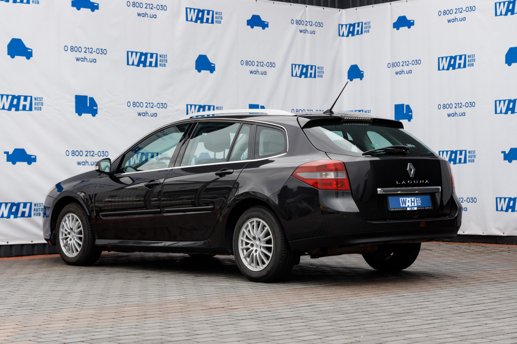 Renault Laguna III 2011 photo 2