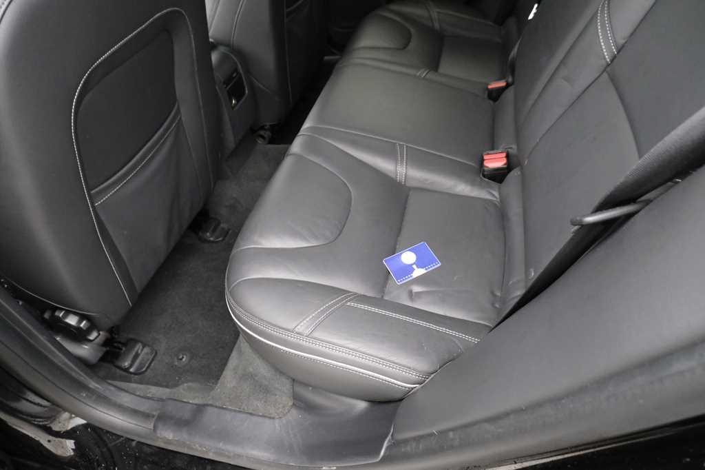 Volvo V60 2018 фото 38