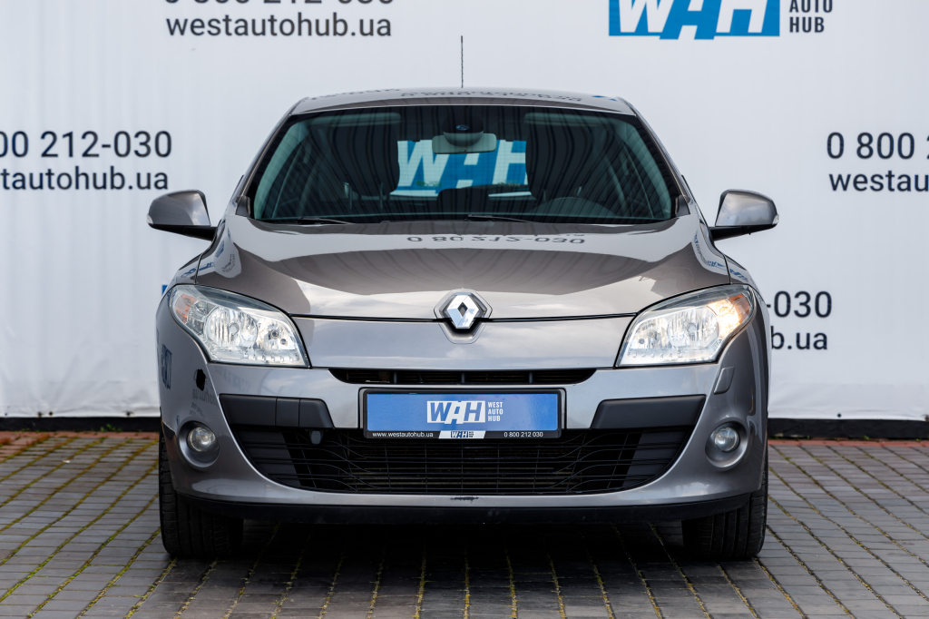 Renault Megane 2010 фото 1