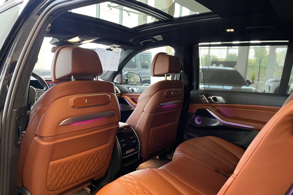 BMW-Alpina XB7 2022 фото 15