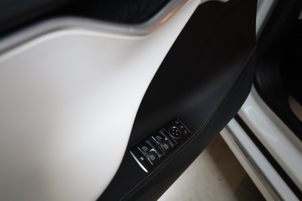 Tesla Model S 2017 фото 32