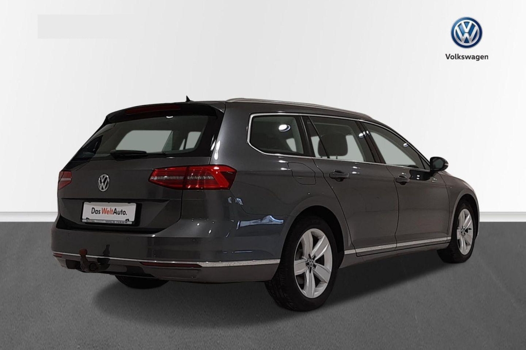 Volkswagen Passat Variant 2016 фото 1