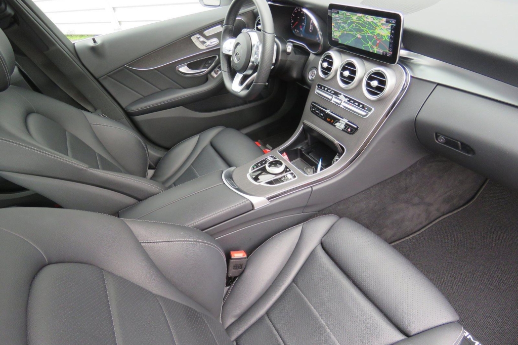 Mercedes-AMG C-Klasse 2019 фото 7