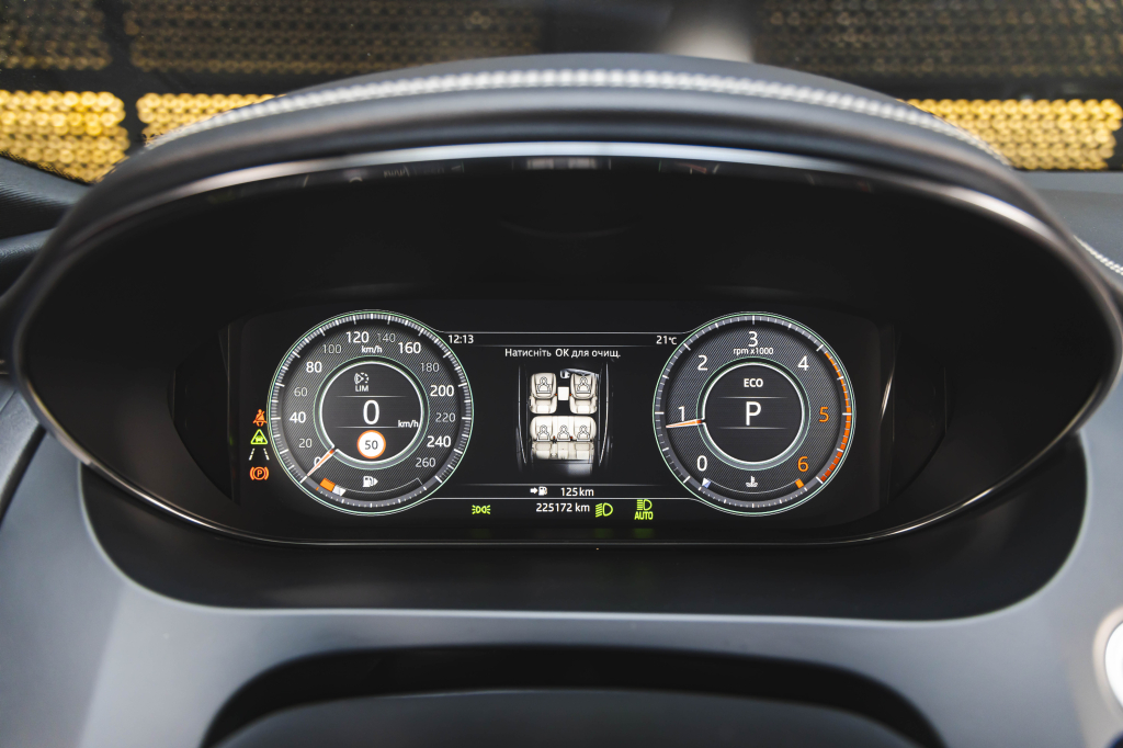 Jaguar E-Pace 2018 фото 24