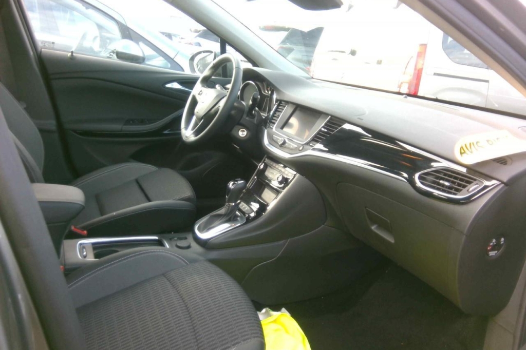 Opel Astra 2020 фото 1