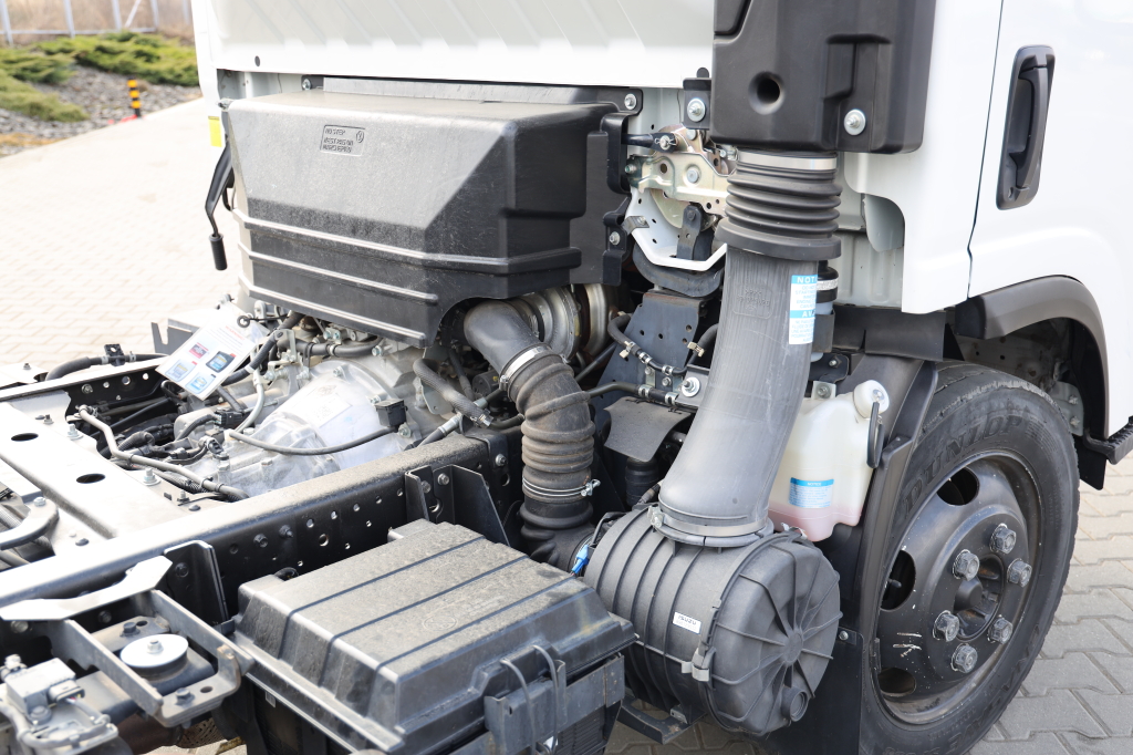 Isuzu NPR 2019 фото 10