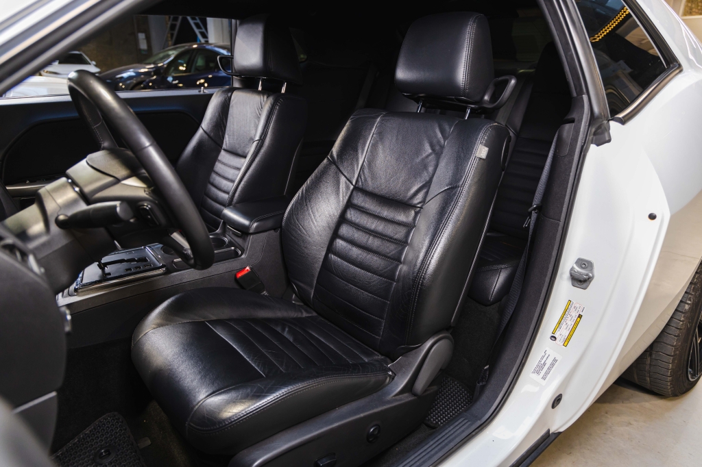 Dodge Challenger 2013 фото 16