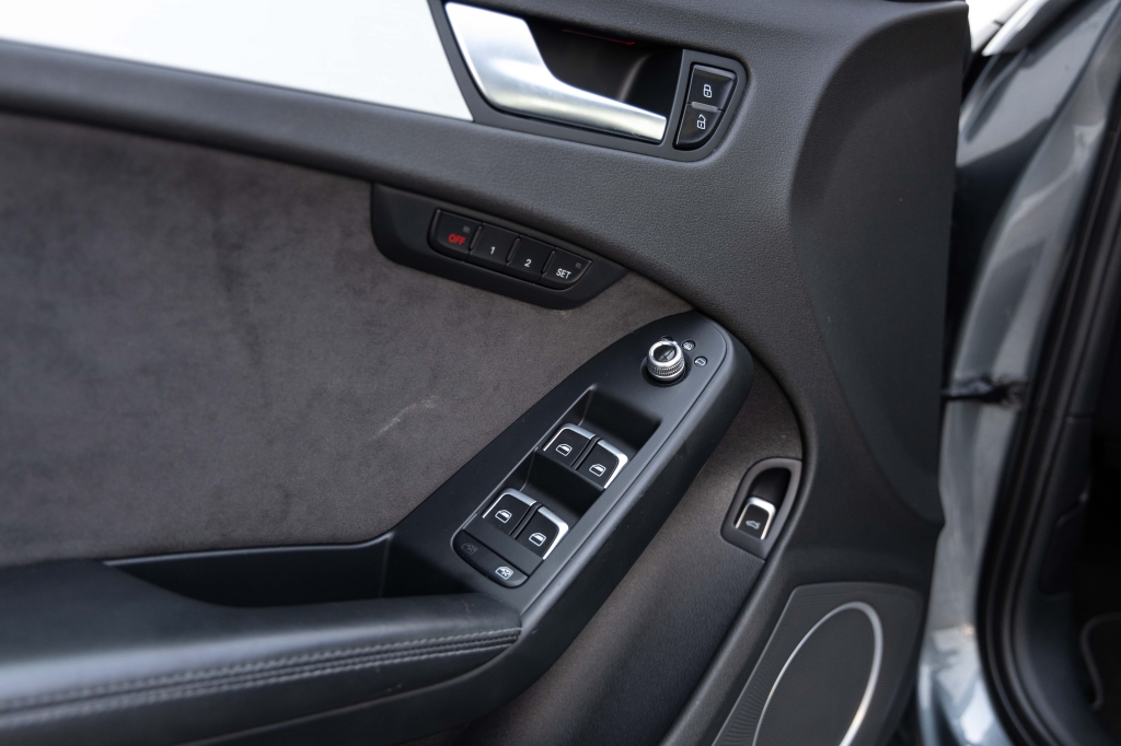 Audi A4 S line 2014 photo 16