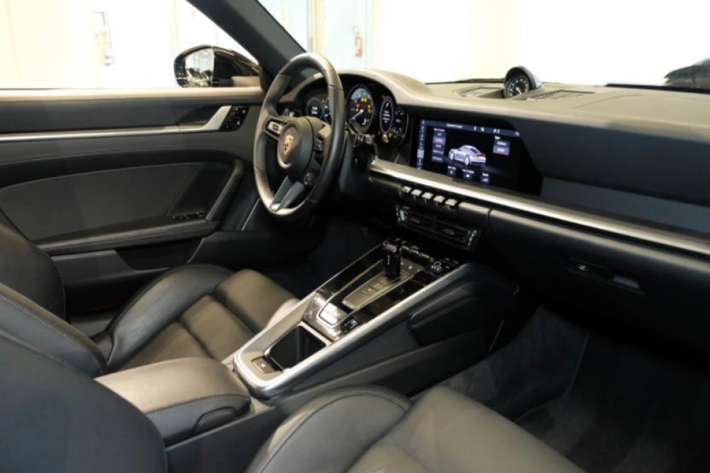 Porsche 992 2019 photo 2