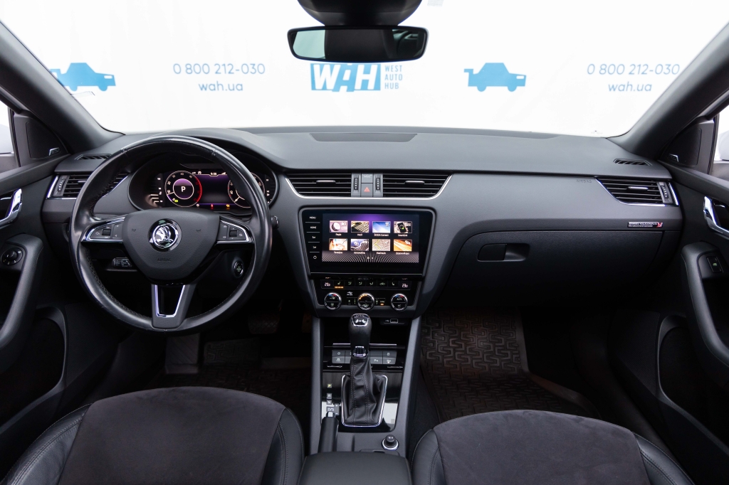 Skoda Octavia Laurin & Klement 2020 photo 41