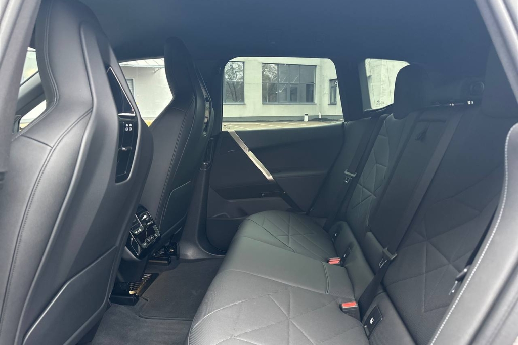 BMW iX xDrive40 2023 photo 14