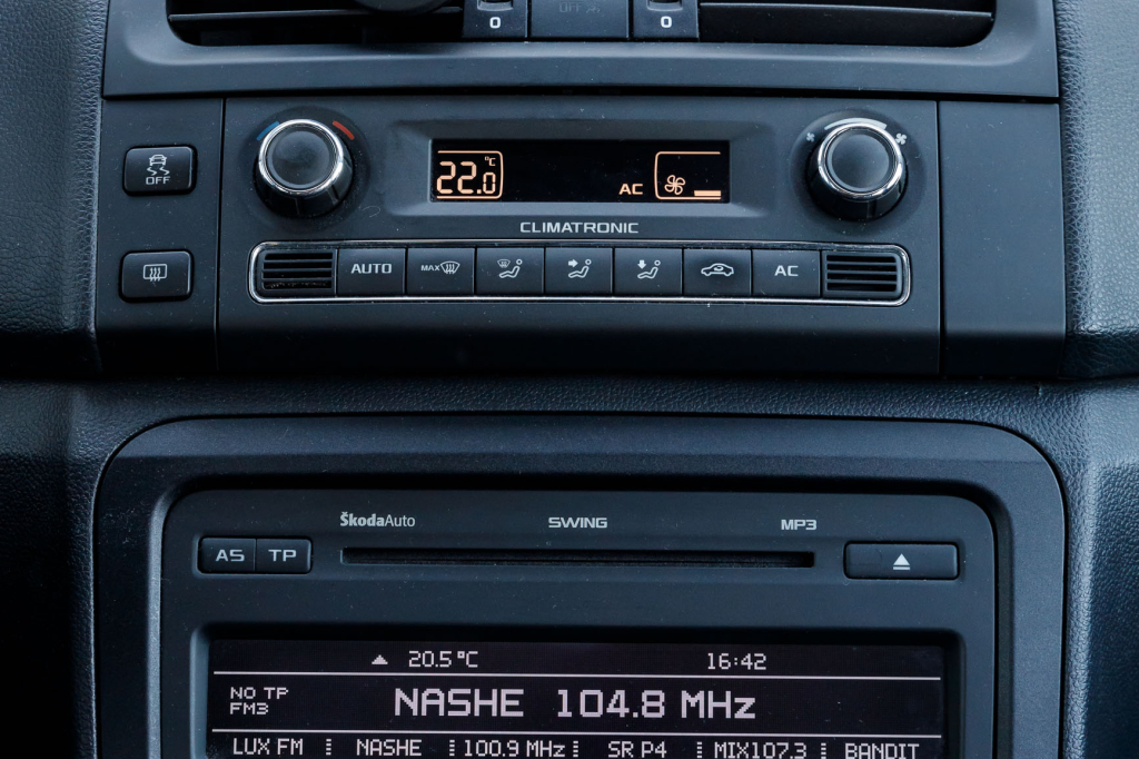 Skoda Fabia 2011 photo 15