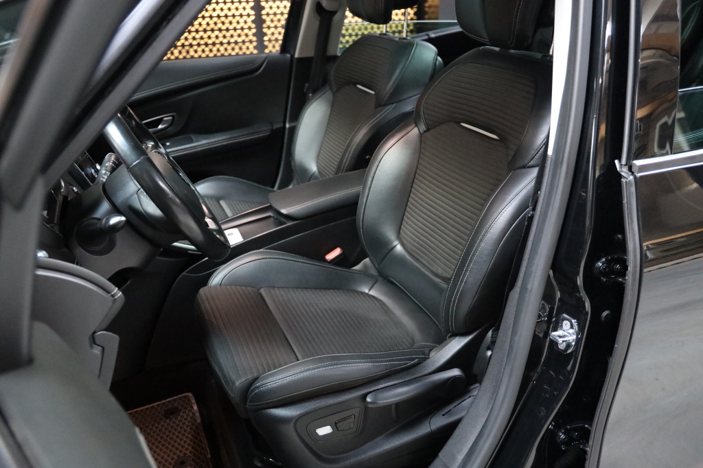 Renault Scenic 2017 фото 10