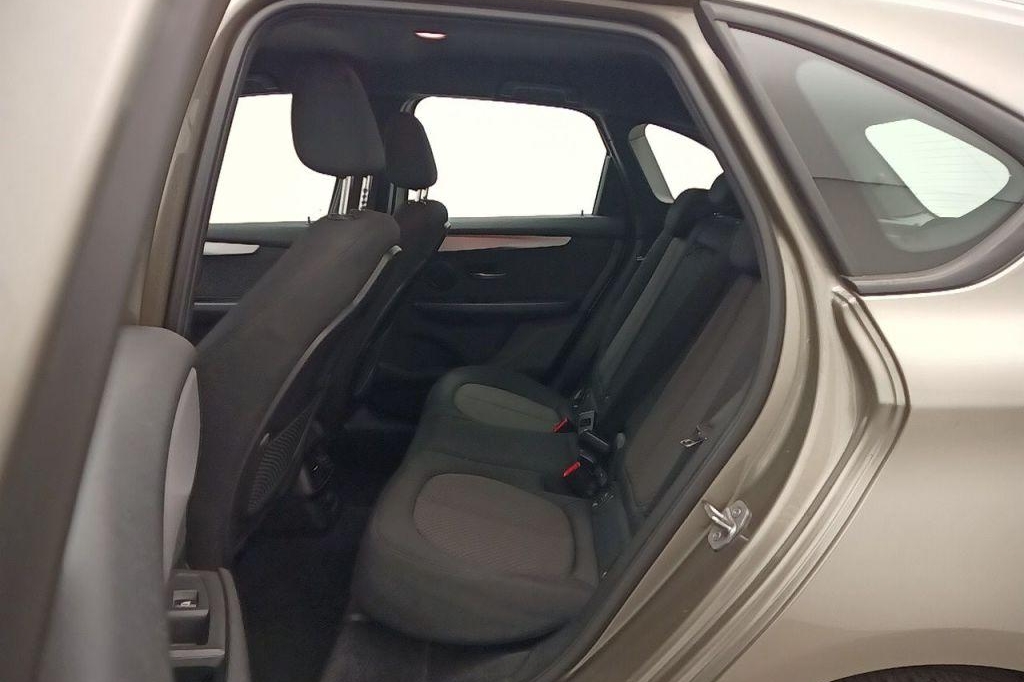 BMW 2er Active Tourer 2015 photo 2