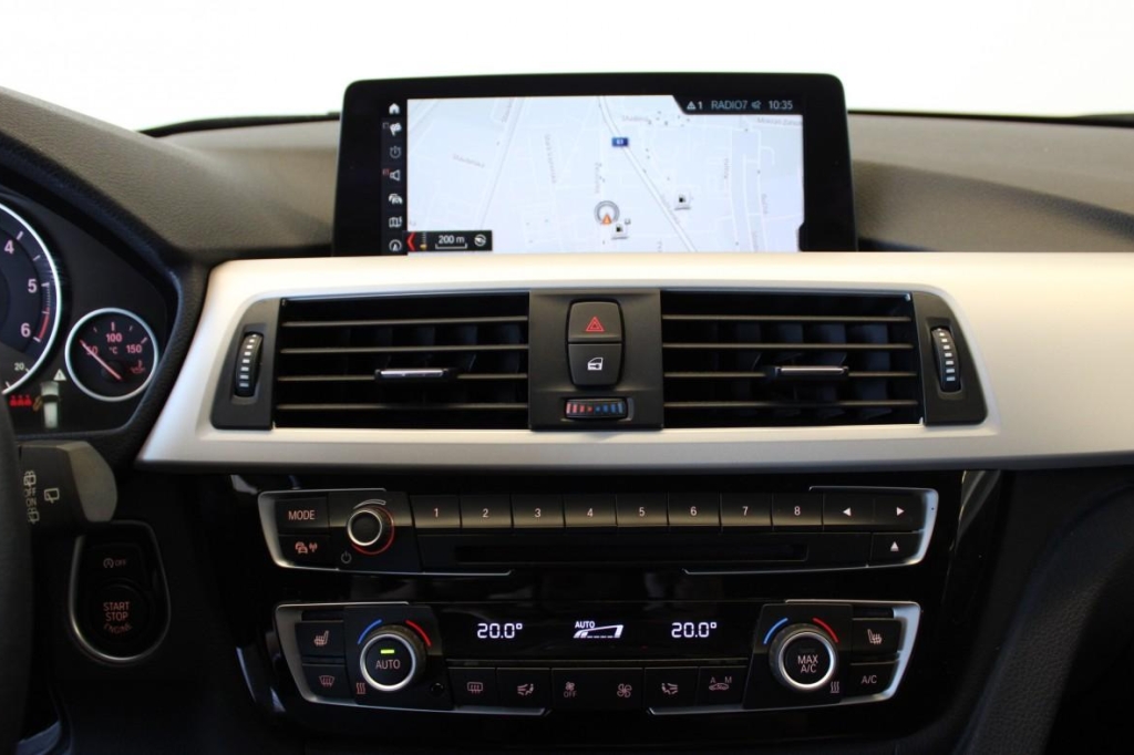 BMW 3er Touring 2018 фото 2