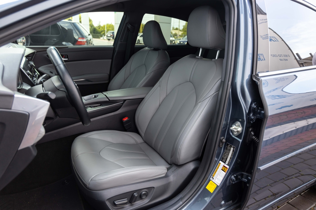 Toyota Avalon Hybrid 2020 фото 17