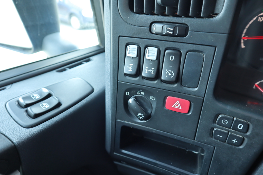 Scania G 400 2009 photo 13