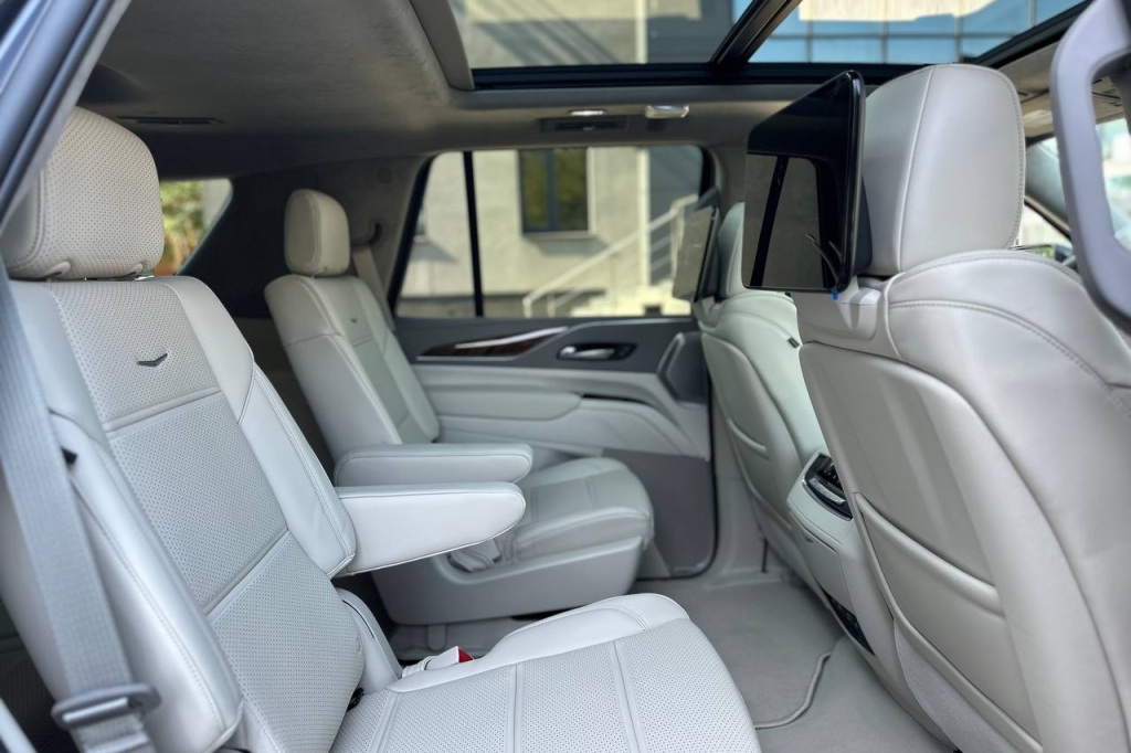 Cadillac Escalade PLATINUM 4WD 2022 фото 17