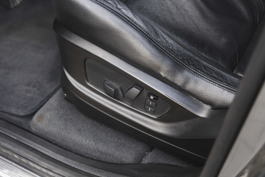 BMW X5 2010 фото 17