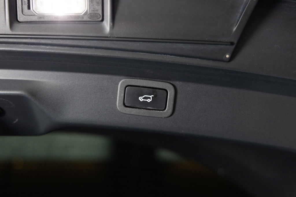 Jaguar I-Pace 2019 фото 35