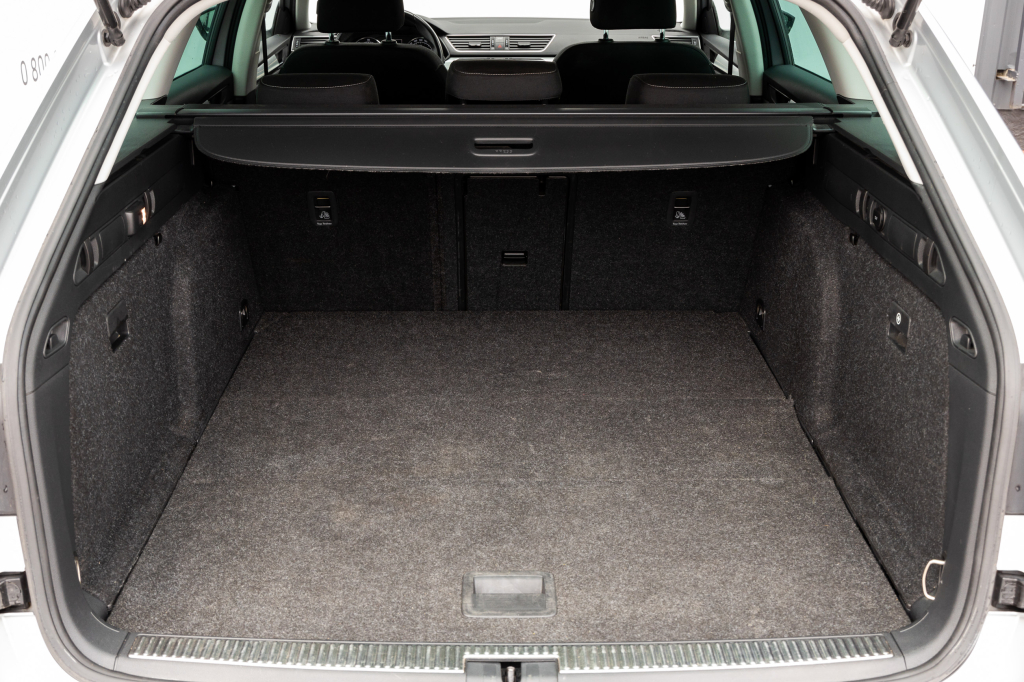 Skoda Superb 2016 фото 8