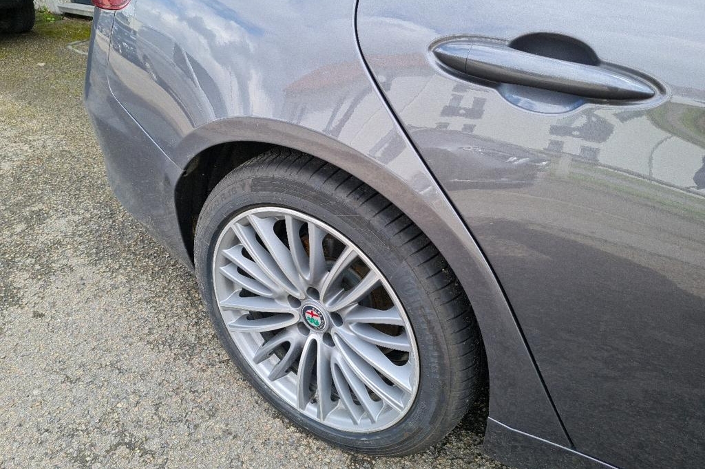 Alfa Romeo Giulia 2017 фото 18