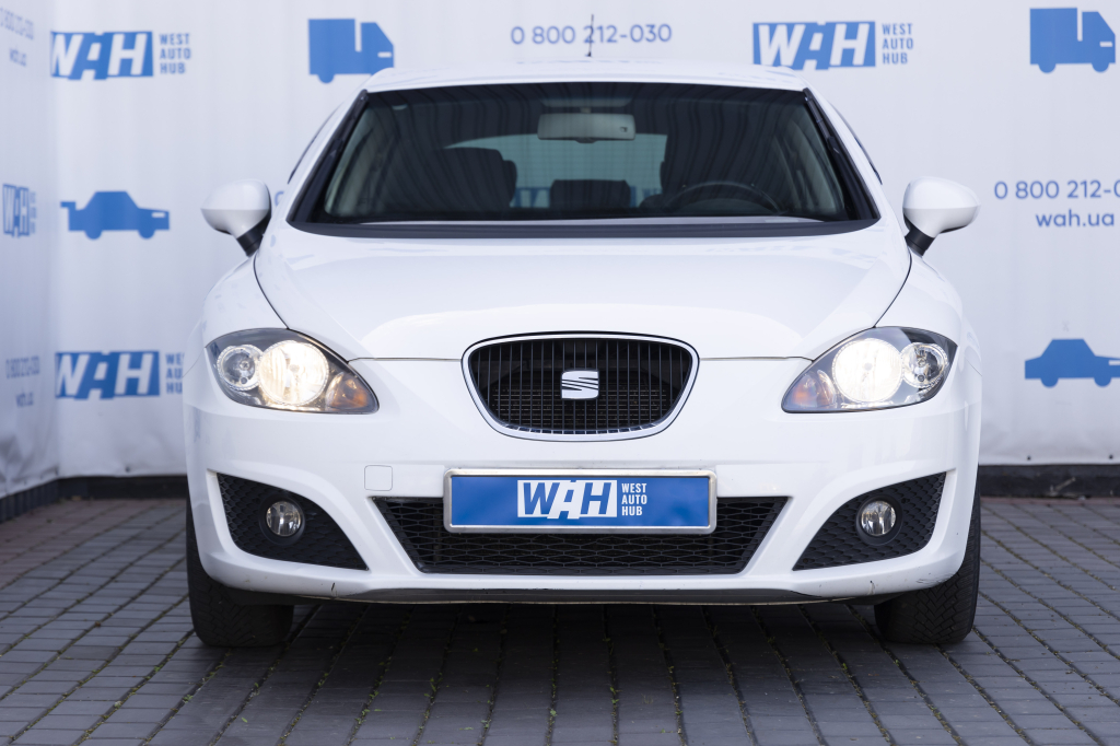 SEAT Leon 2011 фото 1